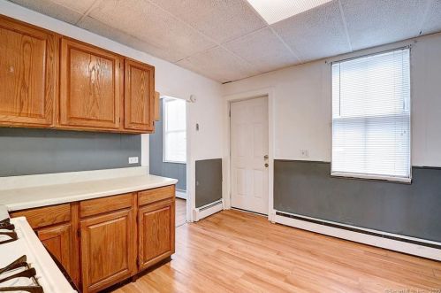 3 Logan St, New Britain CT 06051-3434 exterior