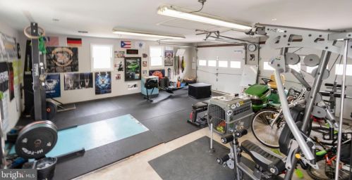 8901 Vly Frg Dr, Alexandria VA exterior