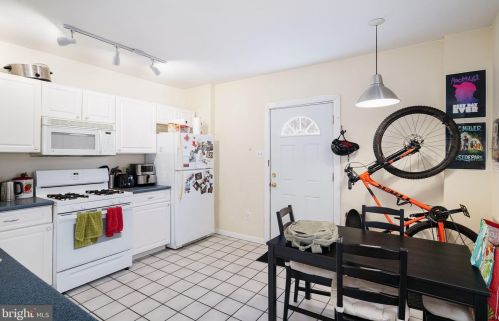 922 4 St, Philadelphia PA 19147-4104 exterior