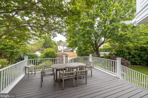 3928 Livingston St, Washington DC 20015-2921 exterior