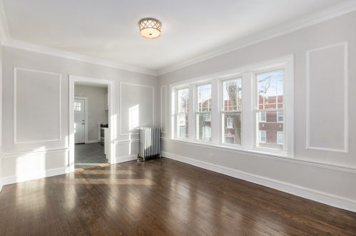 7259 Michigan Ave, Chicago IL 60637-4502 exterior