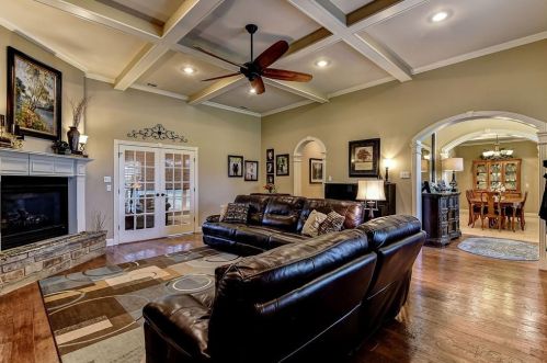 1757 Woodlake Rd, Denison TX 75021-8020 exterior