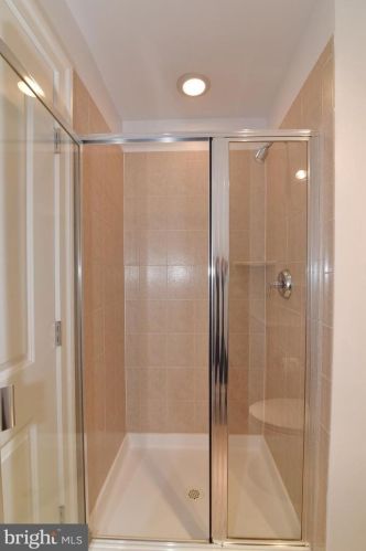 713 Carpenter Rd, Alexandria VA  22314-6227 exterior