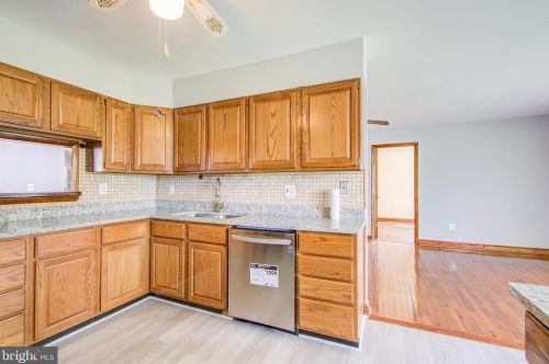 215 Highland Ave, Rockville MD  20850-4136 exterior