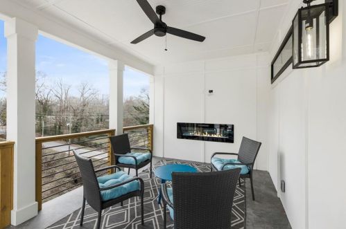 2020 Cambridge Ave, Atlanta GA 30337-1816 exterior