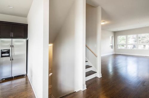 3638 Artesian Ave, Chicago IL 60645-5302 exterior