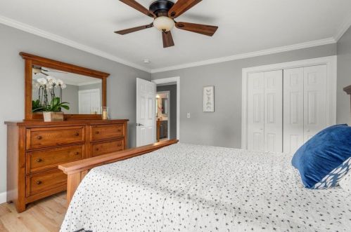 29 Hubbard Rd, Dover NH 03820-4273 exterior