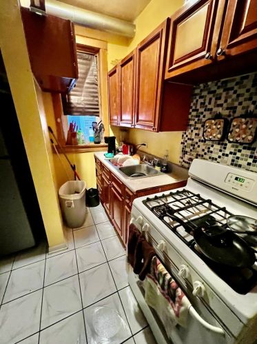 3332 38th St, Chicago IL 60632-3303 exterior