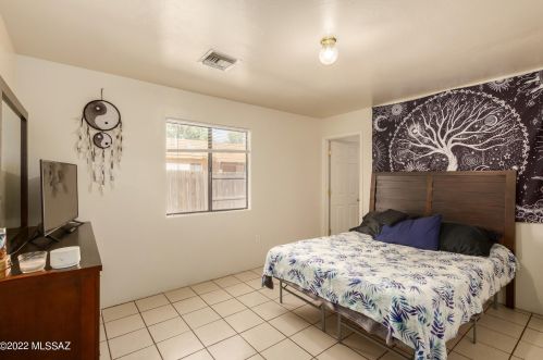 506 Iroquois Ave, Tucson AZ 85745-3161 exterior