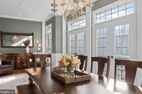 5235 Bessley Pl, Alexandria VA 22304-8646 exterior