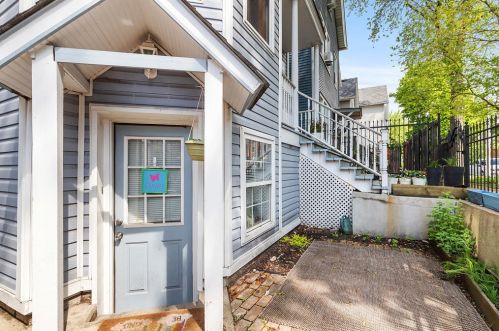 3046 Leavitt St, Chicago IL 60618-8114 exterior