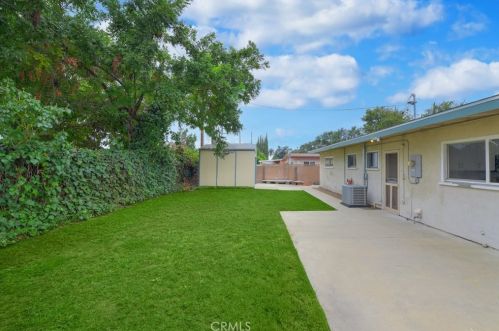 2106 Carol Dr, Fullerton CA 92833-3010 exterior