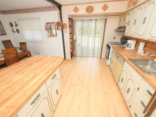 3 Greenfield Ln, Commack NY 11725-1414 exterior