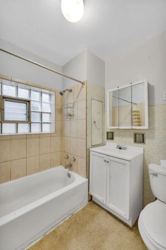 2946 Rockwell St, Chicago IL 60647-4087 exterior