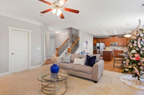 2077 Hatteras Way, Atlanta GA 30318-1085 exterior