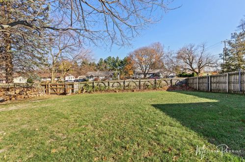 1355 60 St, Grand Rapids MI 49512-9611 exterior