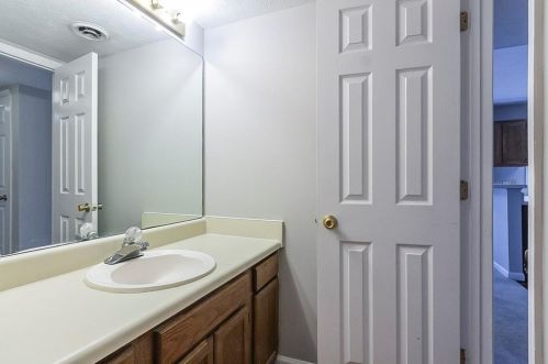 2263 Wellington Cir, Lithonia GA exterior