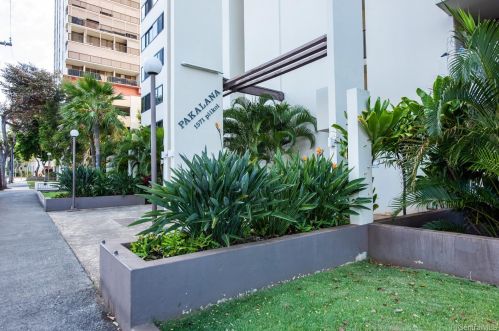 1571 Piikoi St, Honolulu HI  96822-4085 exterior
