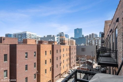 1040 Adams St, Chicago IL 60607-2912 exterior