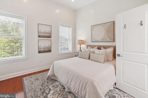 421 11 St, Washington DC 20002-6121 exterior