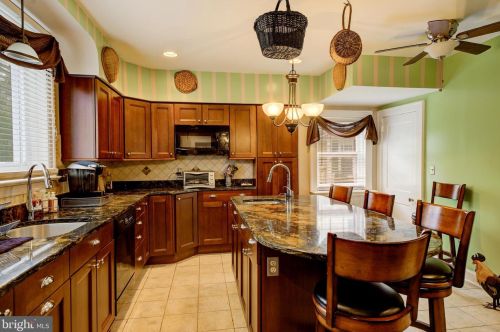 5 Cadwalader Dr, Trenton NJ 08618-3301 exterior