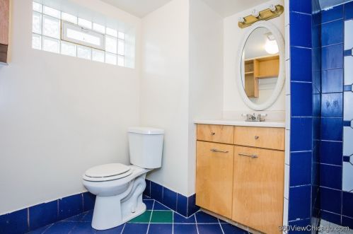 6900 Campbell Ave, Chicago IL 60645-4604 exterior