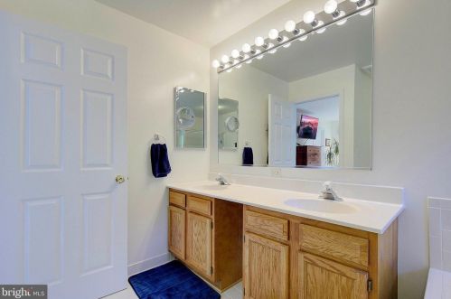 831 Alameda Dr, Huntingtown MD 20639-9510 exterior