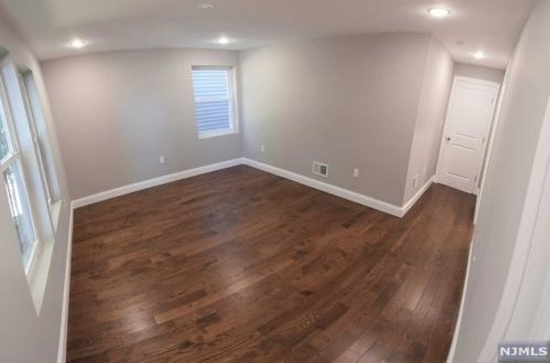 225 9 St, Newark NJ 07107-1907 exterior