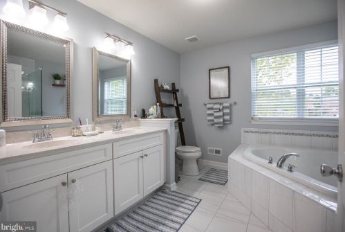 1012 Johnson St, Philadelphia PA  19138-1015 exterior