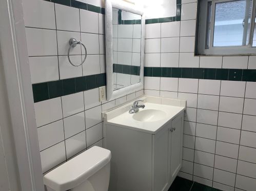 1880 Jarman St, Meskegon MI 49442-5735 exterior