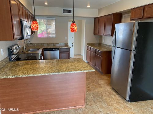 7753 33rd Ave, Phoenix, AZ 85051-6513