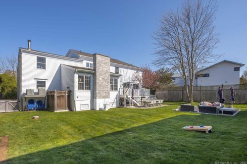 42 Danbury Ave, Westport CT  06880-6821 exterior