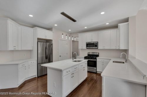 33 Jefferson Ct, Jackson Twp NJ  08527-5159 exterior