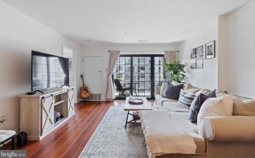 2 Leverington Ave, Philadelphia, PA 19127-2203