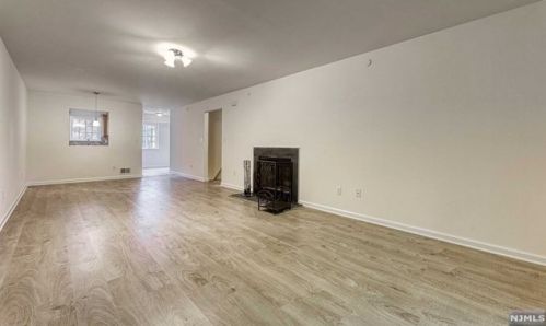 1807 Faulkner Ct, Mahwah NJ  07430-3491 exterior