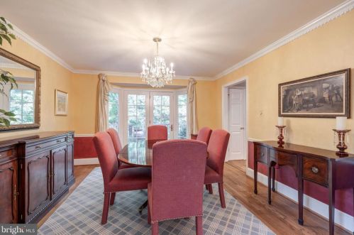 1621 Linway Park Dr, Mc Lean VA 22101-4149 exterior