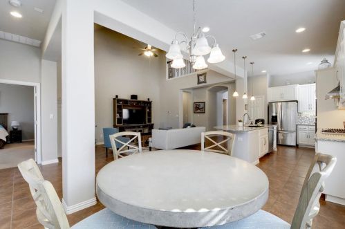 829 Catalina Ln, Austin TX 78737-4715 exterior