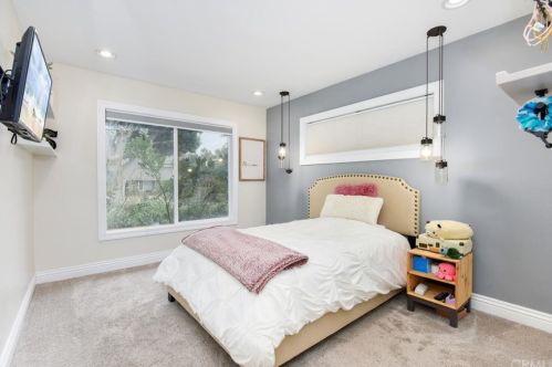 13561 Malena Dr, Tustin CA 92780-1914 exterior