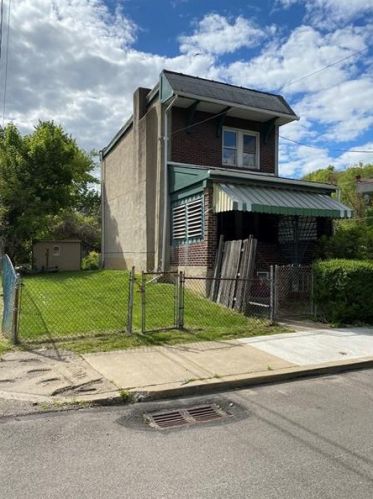 1513 Murtland St, Pittsburgh PA  15208-1157 exterior