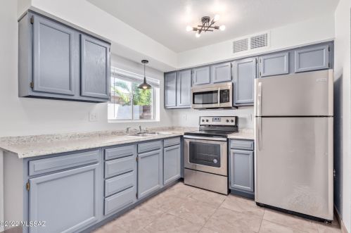 2209 9th Ave, Tucson AZ  85705-5578 exterior