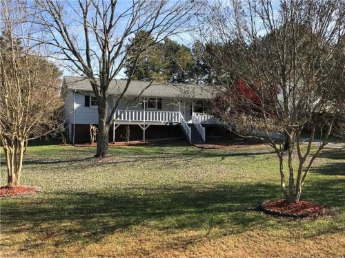 138 Dove Meadows Dr, High Point NC  27263-3387 exterior