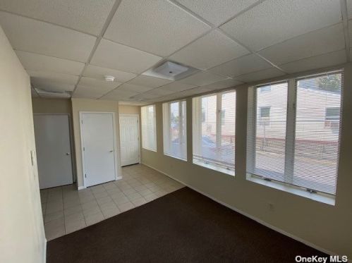 19 Sammis Ave, Babylon NY  11702-2233 exterior