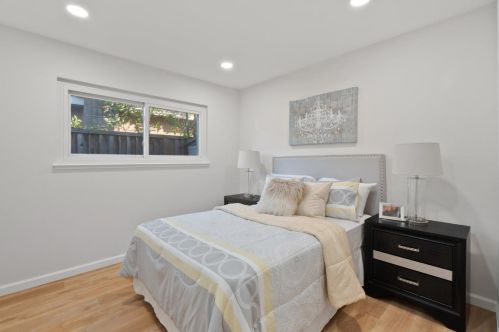 1240 Moonlight Way, Milpitas CA 95035-6227 exterior