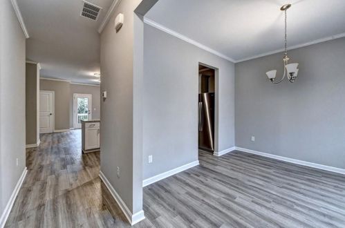 2802 Laurel Ridge Cir, Atlanta GA  30344-8000 exterior