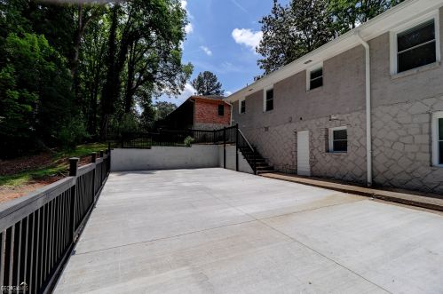 700 Lynn Cir, Atlanta GA  30311-2317 exterior