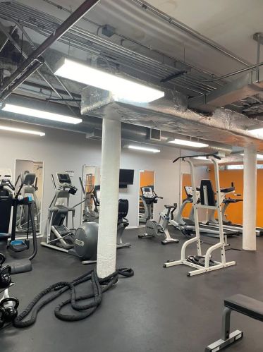 417 Jefferson St, Chicago IL  60654-0039 exterior