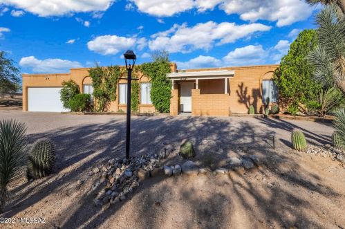 6649 Amahl Cir, Tucson, AZ 85704-1205