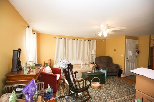 76 Kay Blvd, Middletown, RI 02840-2858