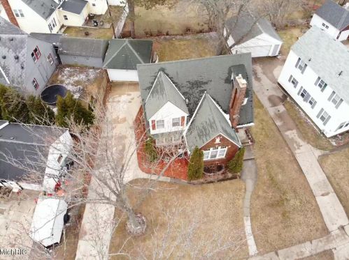 1177 Cornell Rd, Meskegon MI 49441-3833 exterior