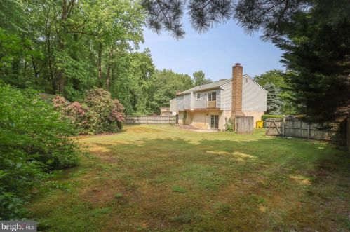 8221 Crab Apple Ct, Glen Burnie, MD 21061-6104